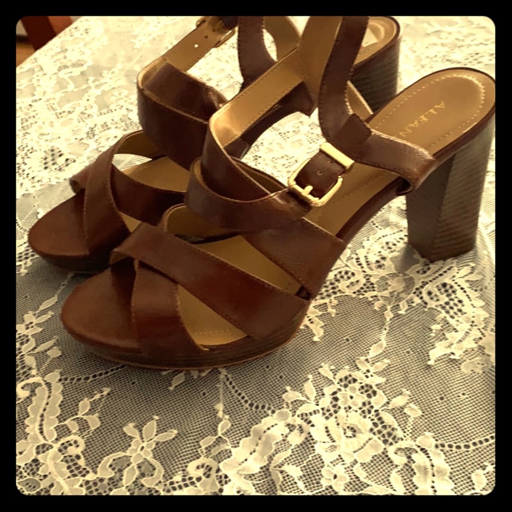 Shoe